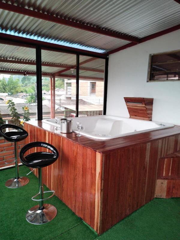 Hostal Spa Casa De Piedra Con Jacuzzi Santa Rosa de Cabal Exterior photo